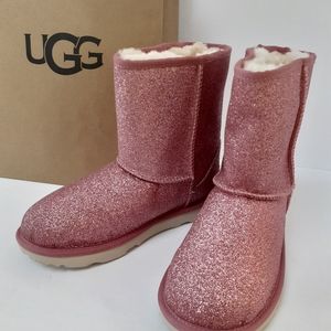New UGG Girl's Short Glitter Boots Sz 5